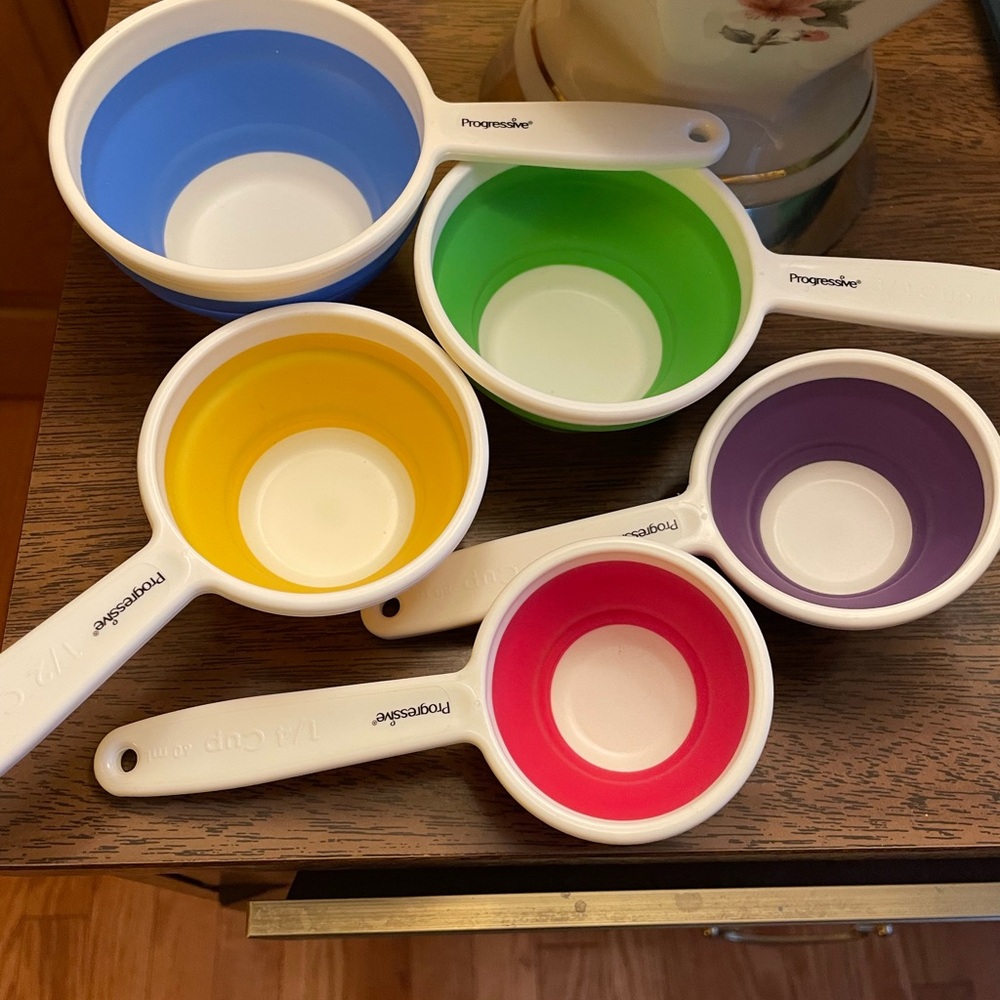 PROGRESSIVE Collapsible MEASURING CUPS